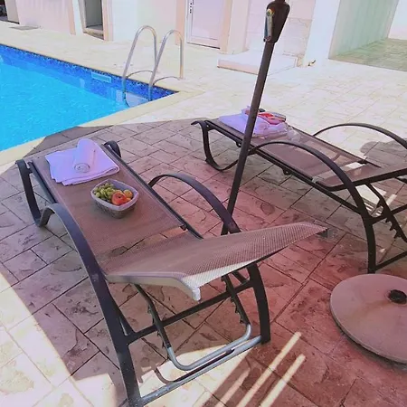 וילה Sunny Bay פאראלימני